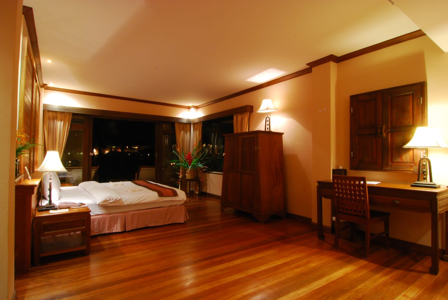 Deluxe Side Sea View Room